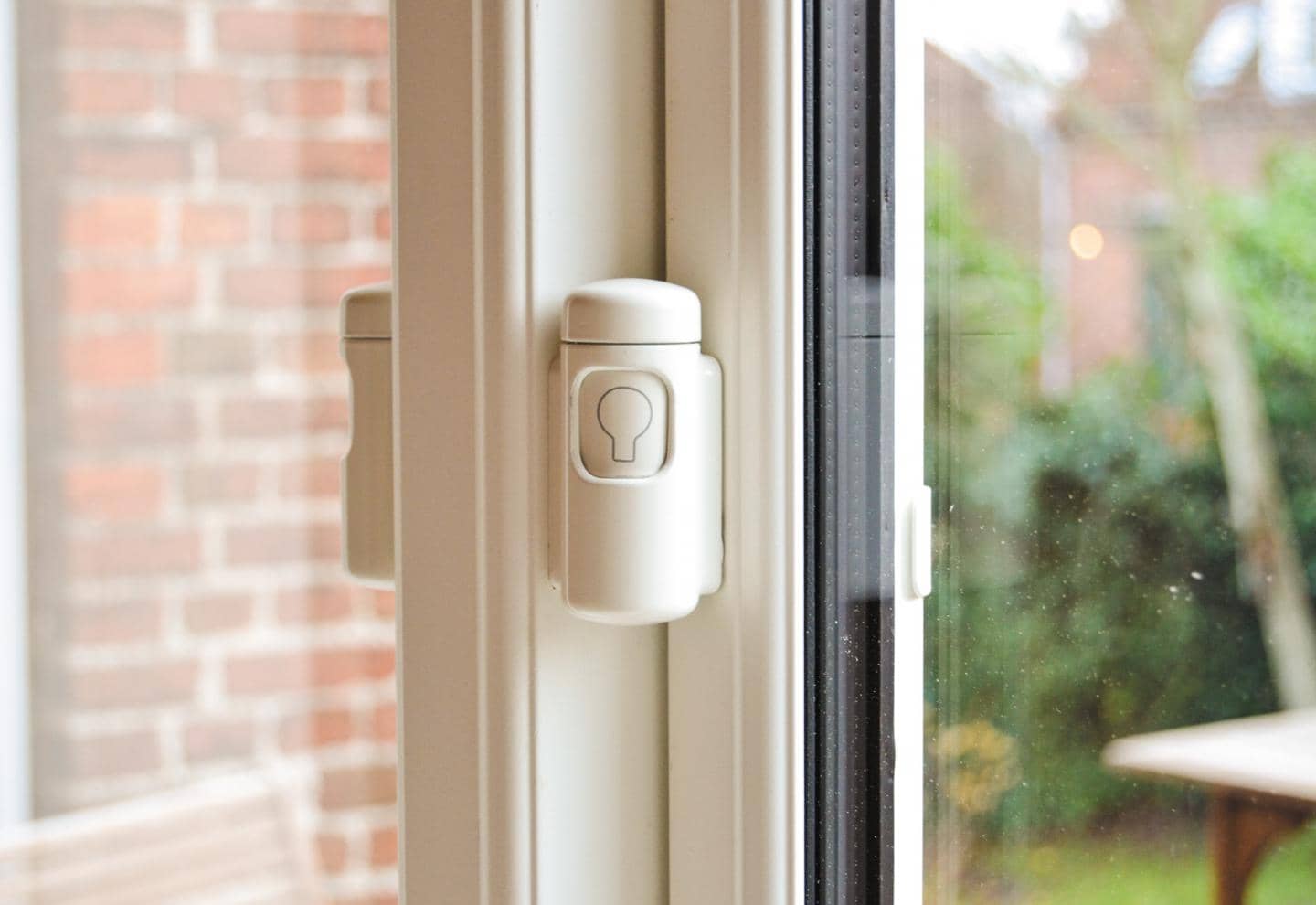 Lindrucker vindueslås holder tyven ude af dit hjem